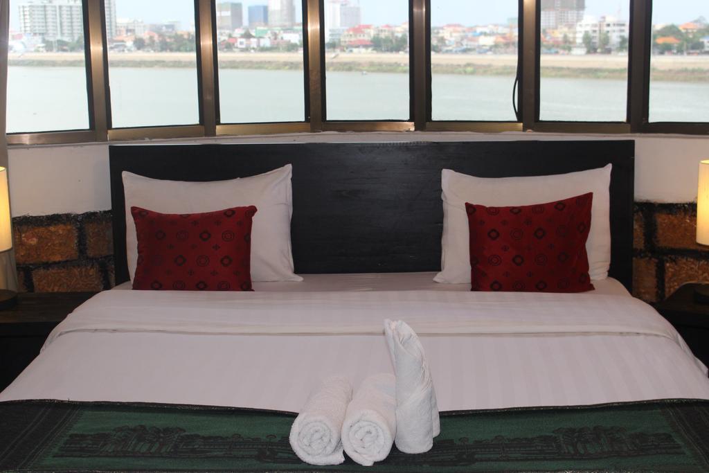 River Star Hotel Phnom Penh Room photo